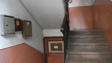 Убийството е извършено в жилището под наем където е бил