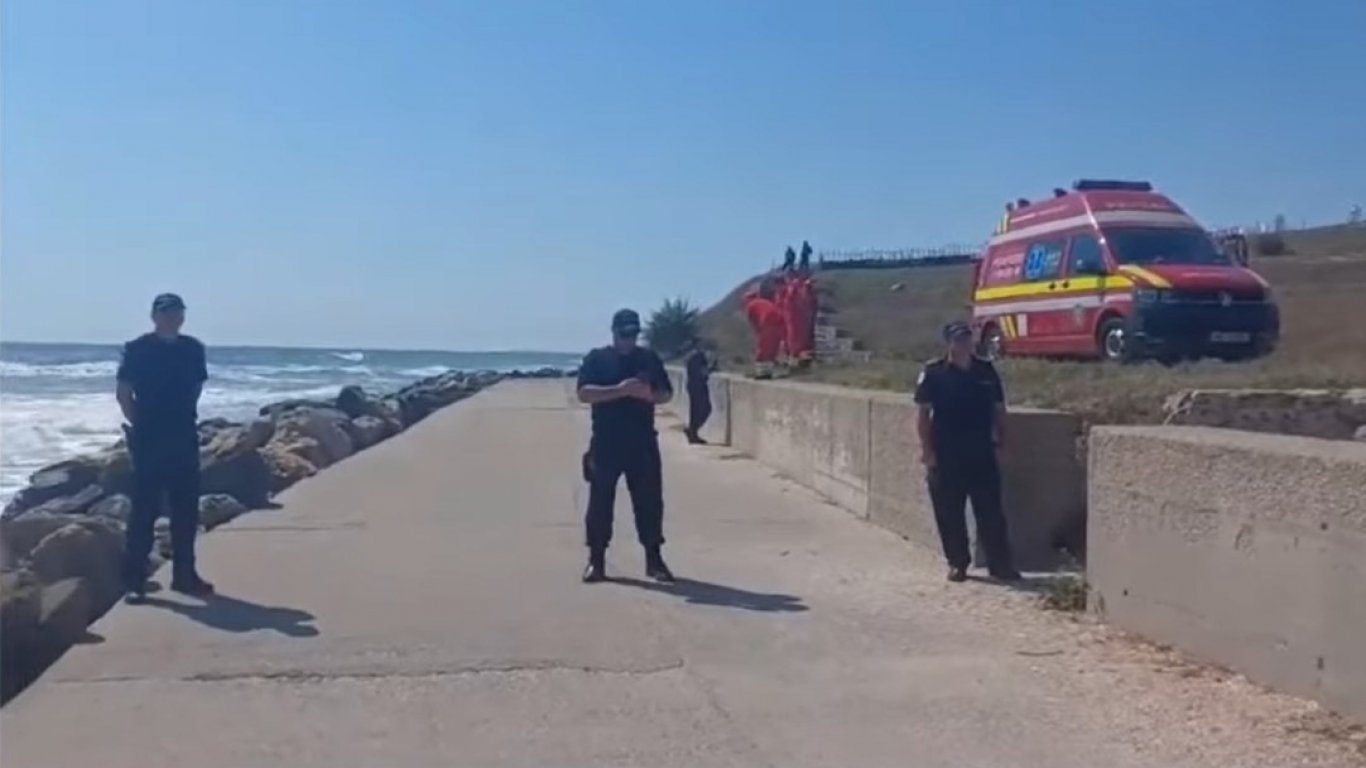 Мина избухна в морето край румънски черноморски курорт, властите твърдят, че е руска (видео)