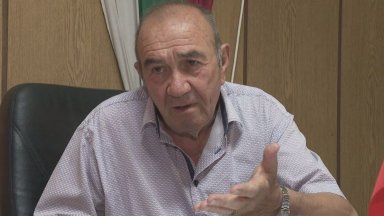 И тя е да се справи с проблема с питейната