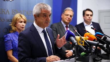 Трима министри и кметът: Габровци остават без парно, ще се топлят на ток