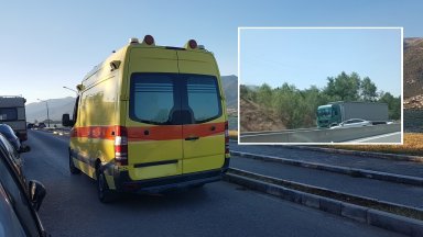 Румънски съпрузи загинаха при катастрофа с камион с българска регистрация в Гърция (видео)