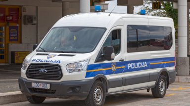 Служители на полицията в град Слун Централна Хърватия са спрели
