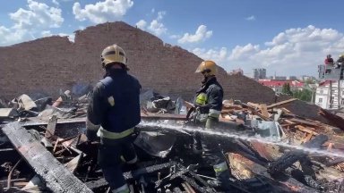 Врагът обстрелва центъра на Чернигов Вероятно с балистична ракета написа