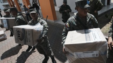 На предсрочните избори днес за най високия пост се борят осем