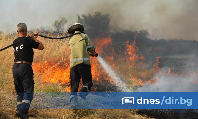 Пожарът в района на Севлиево е тръгнал от запалено стърнище,