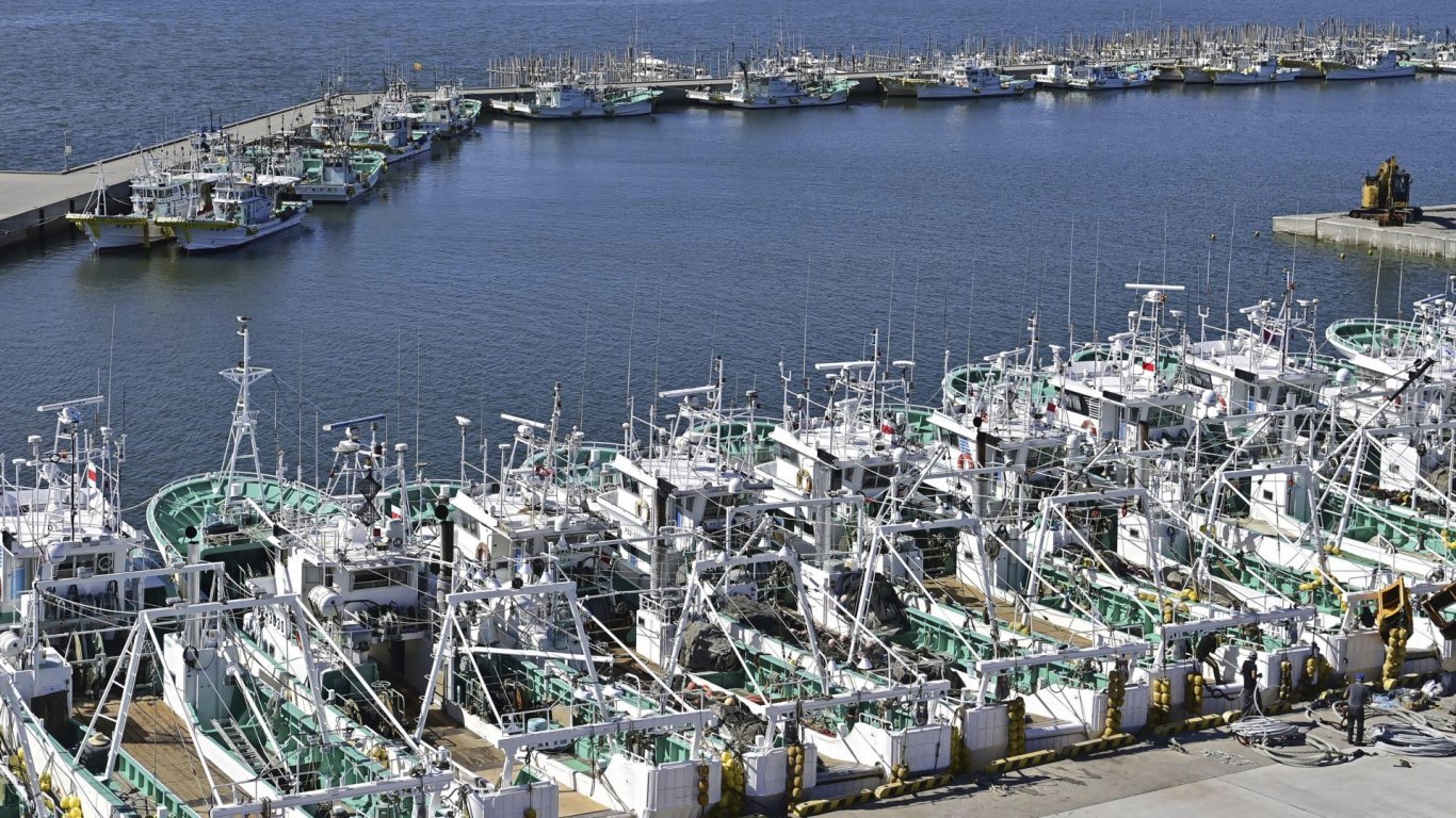 Изпускането на вода от АЕЦ "Фукушима": Хонконг ще ограничи вноса на морски храни от Япония
