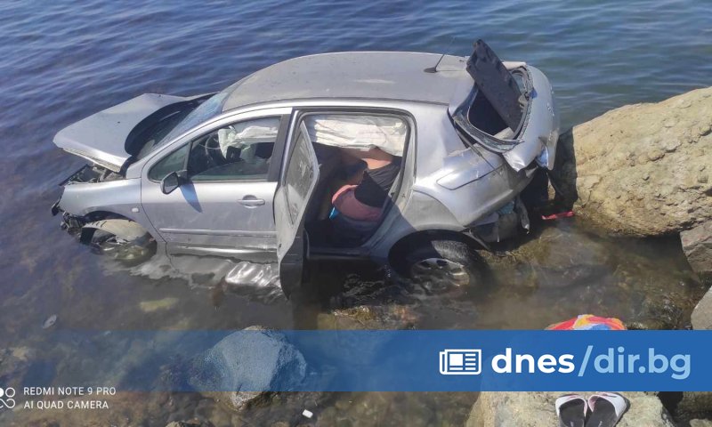 Мъжът, който очевидно съвсем умишлено е натиснал газта на колата