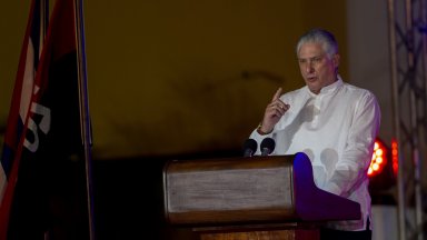 Той уточни че Диас Канел е бил поканен на форума в