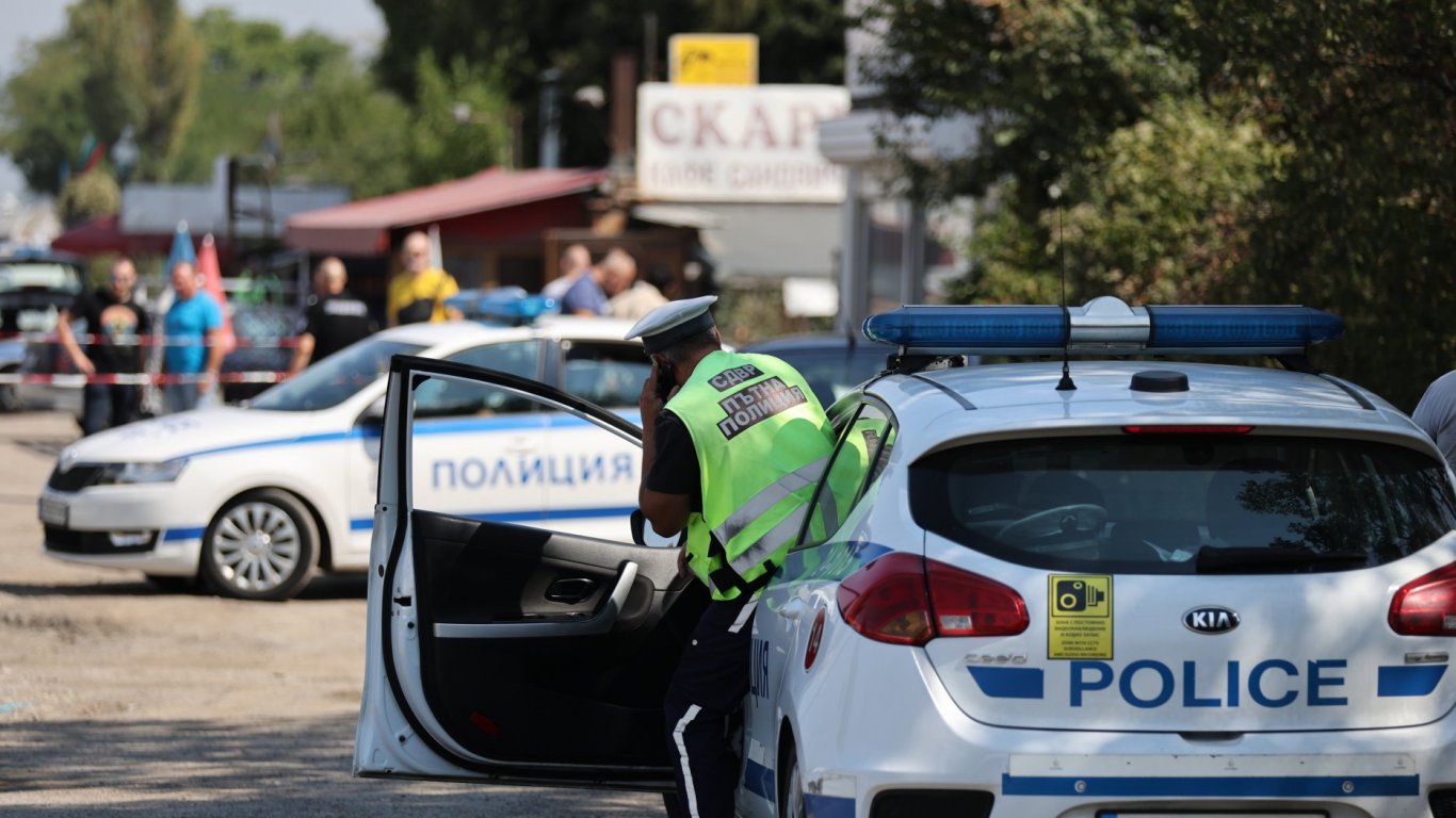 Шофьор със спортна кола блъсна жена на пешеходна пътека в центъра на София и избяга