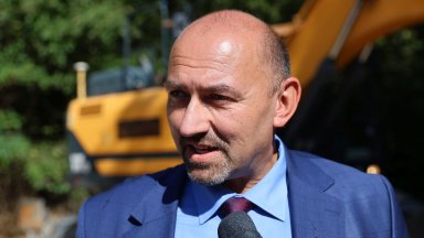 За временно изпълняващ е назначен Йордан Вълчев който е член