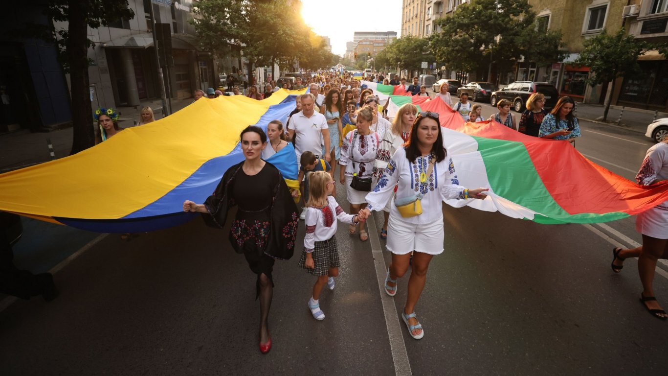 Шествие за Деня на независимостта на Украйна в София, води го посланик Илашчук