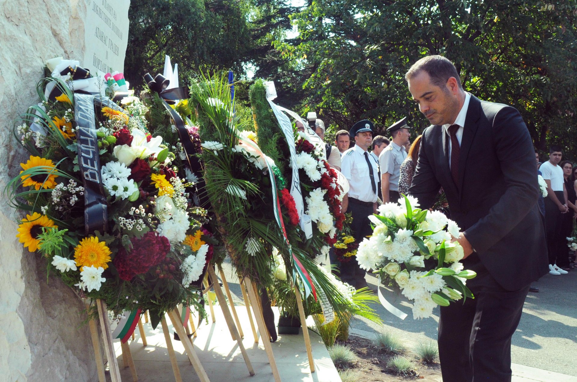 Калин Стоянов на откриването на паметник на двама загинали при изпълнение на служебния си дълг гранични полицаи