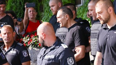 Адвокатът му Стоян Баумайер обясни че Васил Божков ще бъде