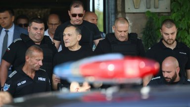 Прокуратурата иска арест за Божков само по едно от делата