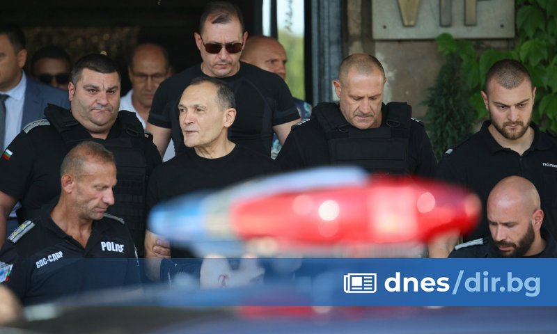 На 25 август Васил Божков се върна от Дубай, където