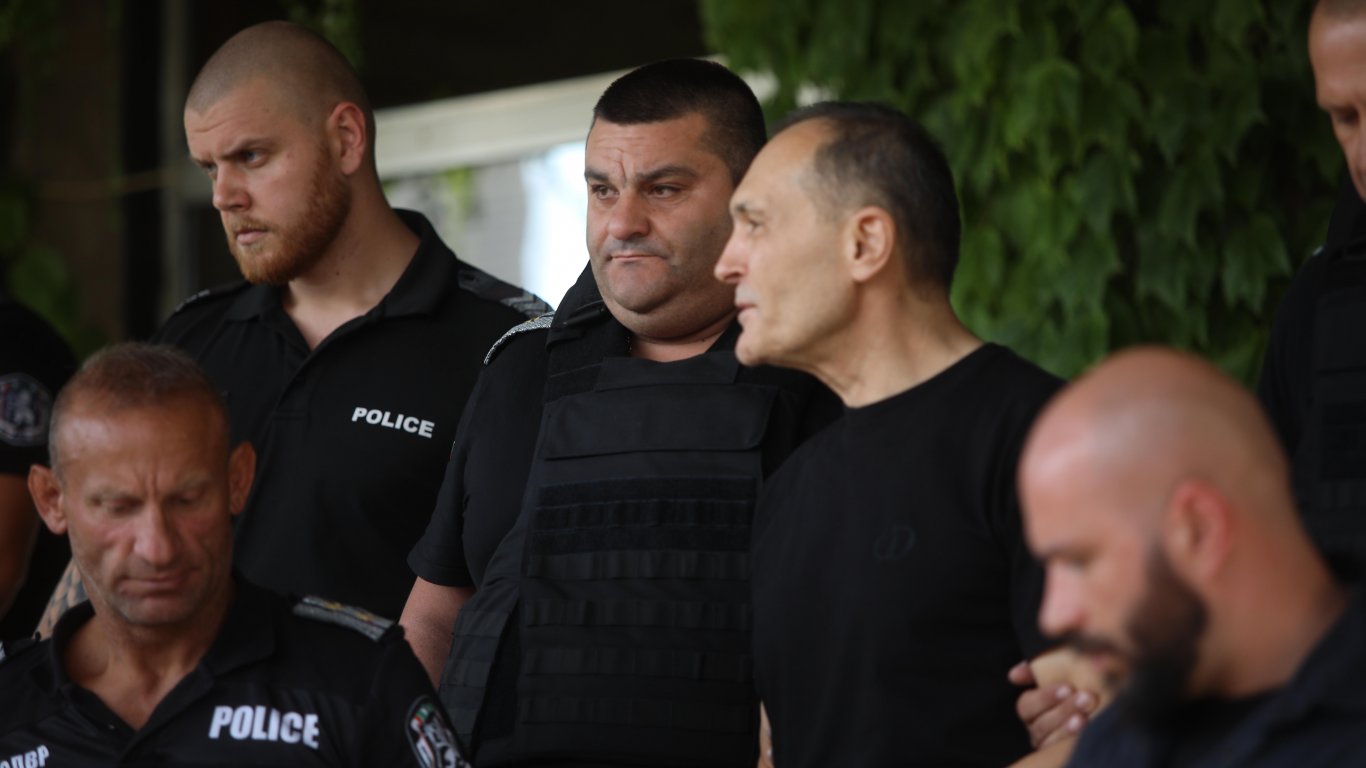 Васил Божков не се е прибрал доброволно, а е бил екстрадиран от ОАЕ