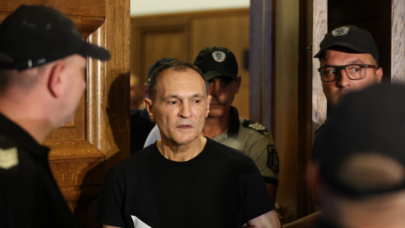 Васил Божков обжалва ареста, остава под стража поне до 5 септември