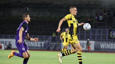 Ботев дочака първата си победа, а Етър продължава да е капо