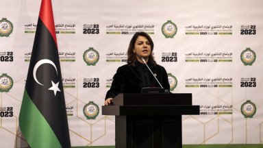 Либийската външна политика е затруднена от годините на конфликт и