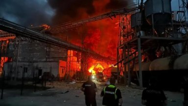 Четири крилати ракети Калибър са били изстреляни от Черно море