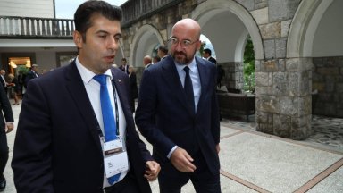 Закони като този за антикорупционната комисия трябва да са направени