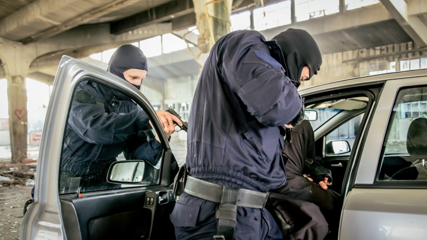 Удариха престъпна група за пренабиване на номера на откраднати коли 