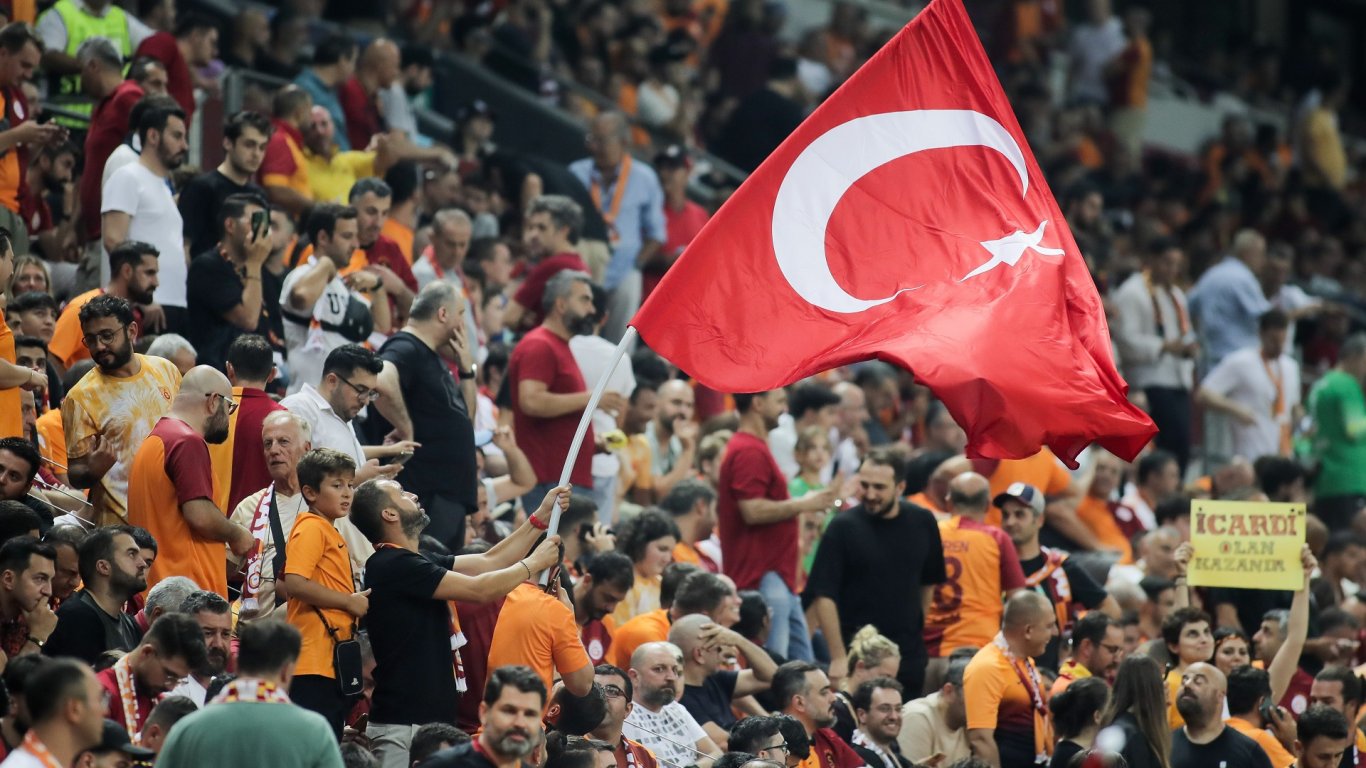 Нови фенски сблъсъци из Европа, този път турци и немци се биха в Истанбул