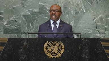 Военните заявиха че не признават резултатите от вота предадоха Ройтерс