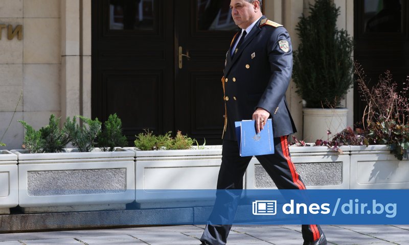 Пред БНР Тодоров уточни, че още на 23 август в