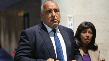 Президентската институция има две основни задачи да обединява и ако