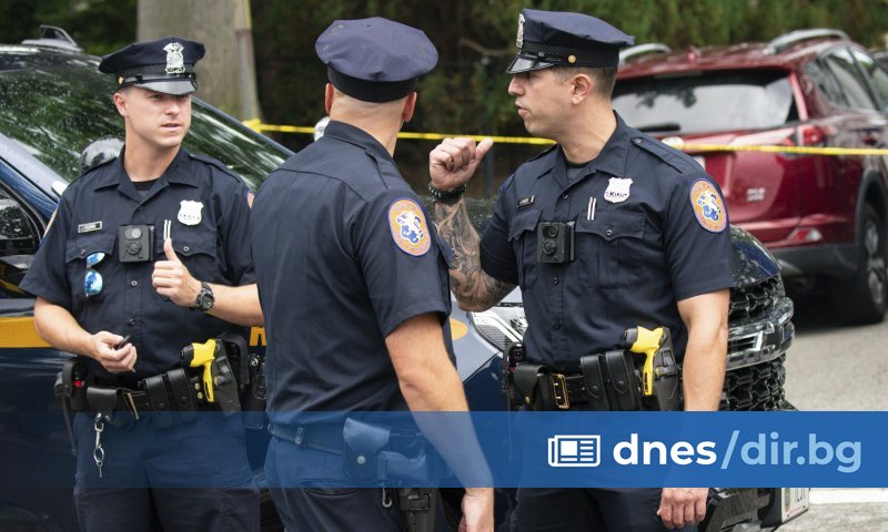 Същевременно новата учебна година започва днес в Тексас - вторият