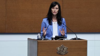 Костадинов отправи въпроса си към вицепремиера тъй като по думите