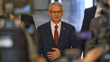 Още в пленарната зала по време на контрола той заяви