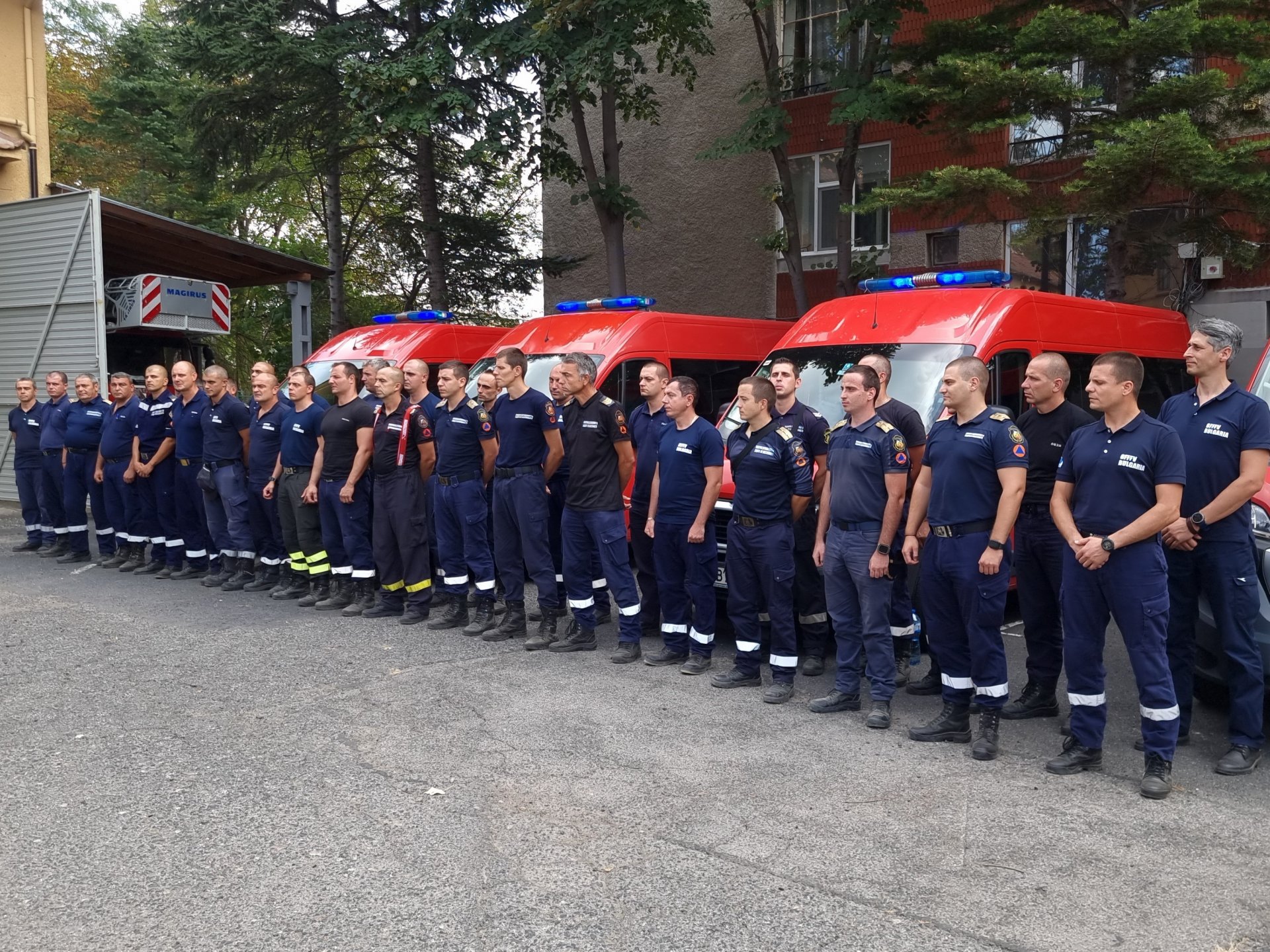 Първият екип пожарникари се завърна от Гърция