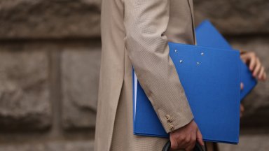 Приемането на документите ще се извършва всеки работен ден от