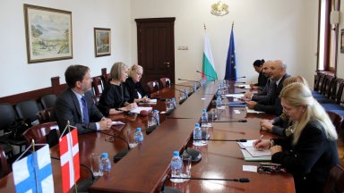 Това стана известно по време на среща на министъра на
