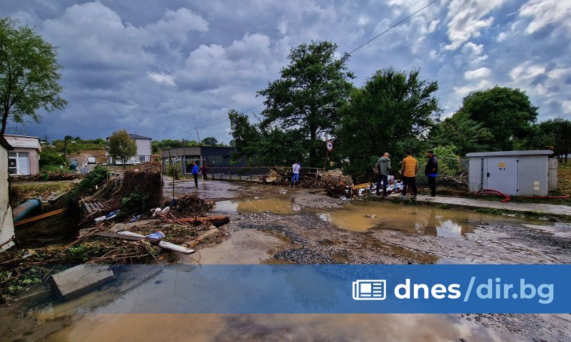 Вчера пред доц. д-р Стелиян Димитров от Геолого-географския факултет на