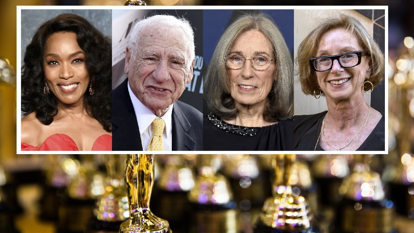 Стачката на сценаристите преобърна календара на Холивуд, отложи и почетните „Оскари“