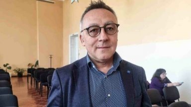 През 2016 година един малък екип стартира Школо и за