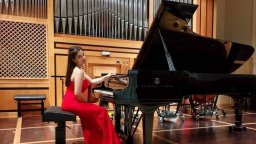 Пианистката Светлина Бояджиева свири Лист, Шопен и Александър Владигеров в Полския институт