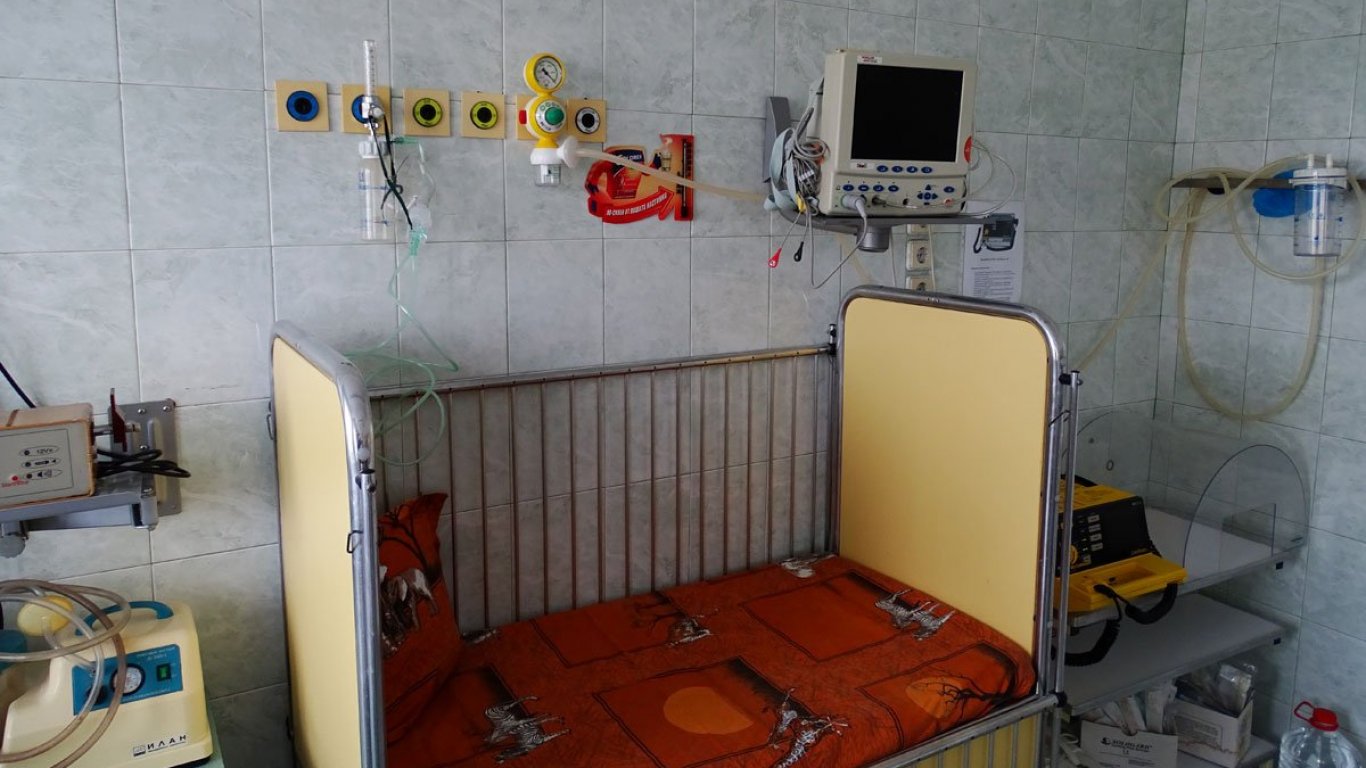 Пенсиониран педиатър и спешен медик от София спасиха детското отделение във Враца