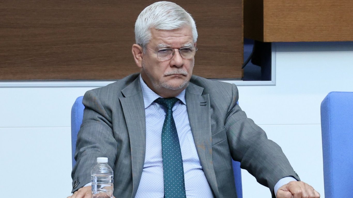Кирил Вътев се ядоса на браншовици критици, които не уважиха покана за среща