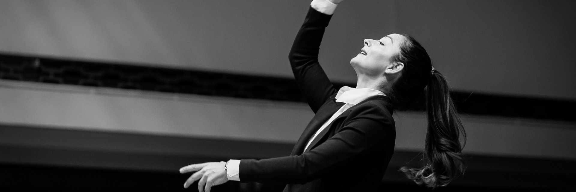 Маестра Вилиана Вълчева: Решаващо за един диригент е да бъде компетентен, подготвен, разумен и харизматичен