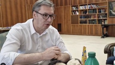 В отговор на критики: Вучич пусна видео на закуската си с евтин салам