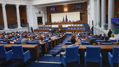 По думите му не са ясни източниците на приходи за