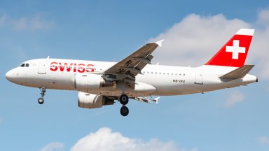 Авиокомпанията Swiss отменя 1400 полета през лятото заради липсата на пилоти