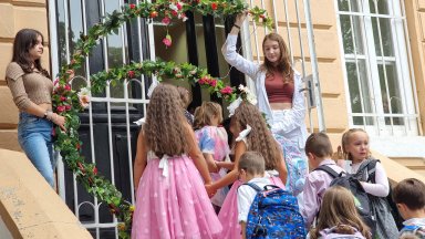 3187 първокласници прекрачиха училищния праг във Варна