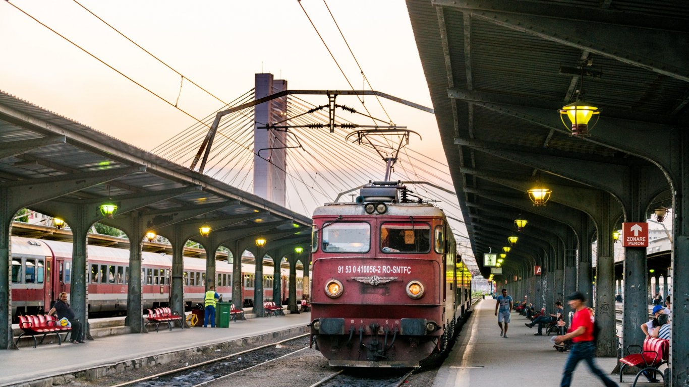 Стачка спря 266 пътнически, частни и товарни влака в Румъния