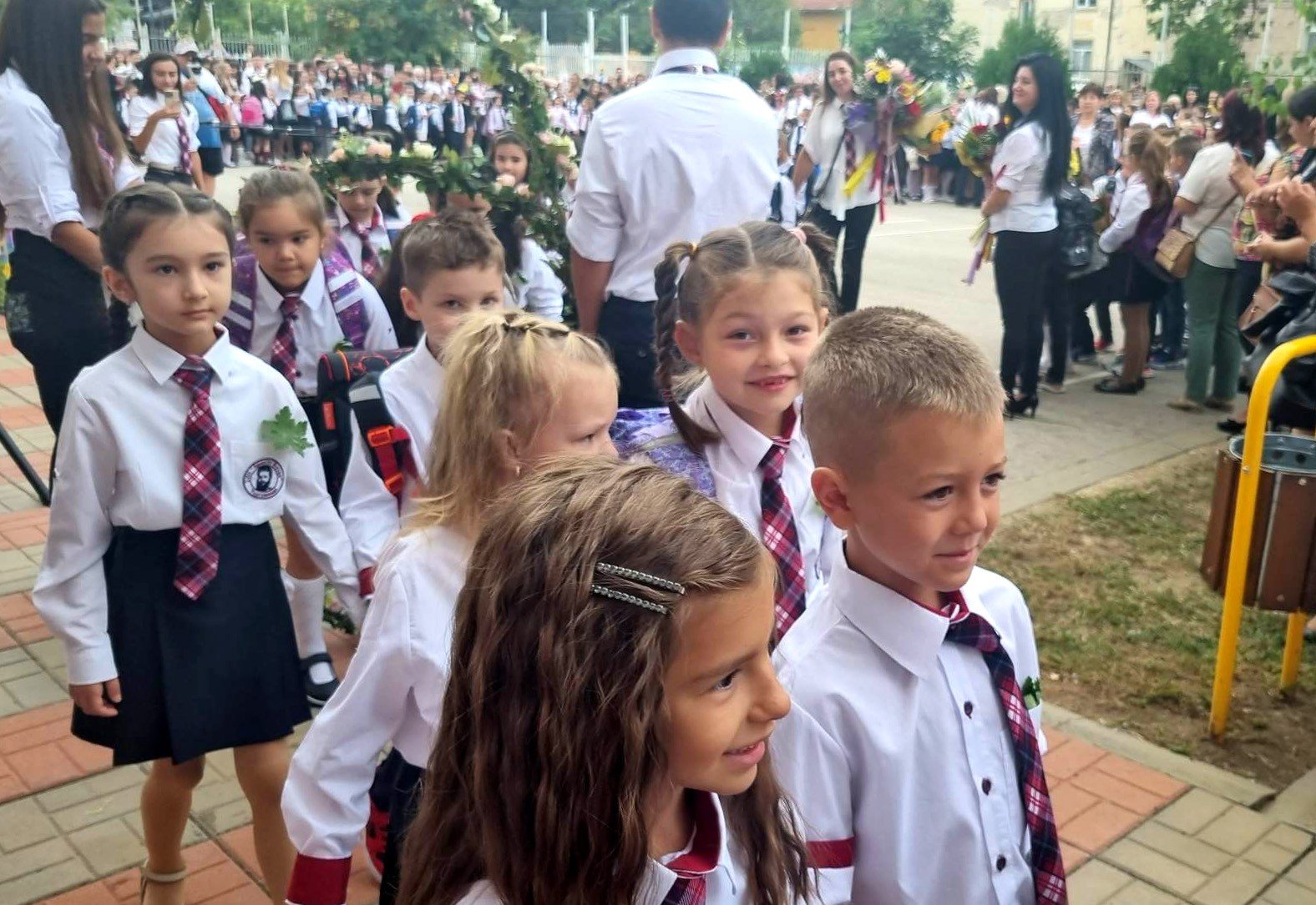 Общо 5 541 ученици влезнаха в клас и ще се обучават във всички 21 училища на територията на община Търговище