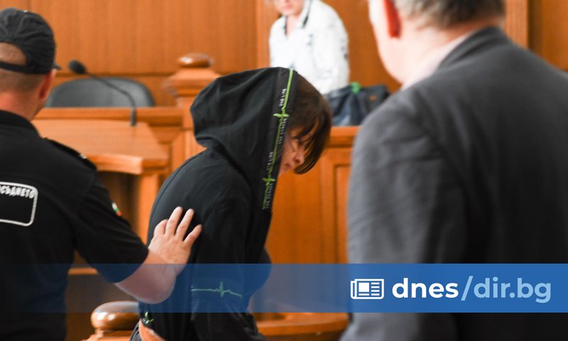 Пред съда Ивет разказа, че е започнала с хапчета и трева,